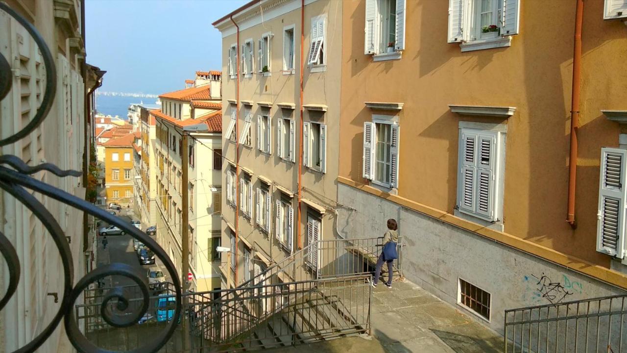 Casa Antica - Historical Apartment In Old City Center Trieste Exterior foto