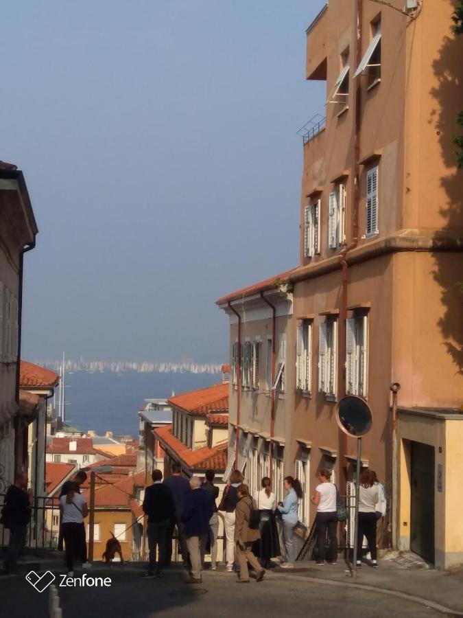 Casa Antica - Historical Apartment In Old City Center Trieste Exterior foto